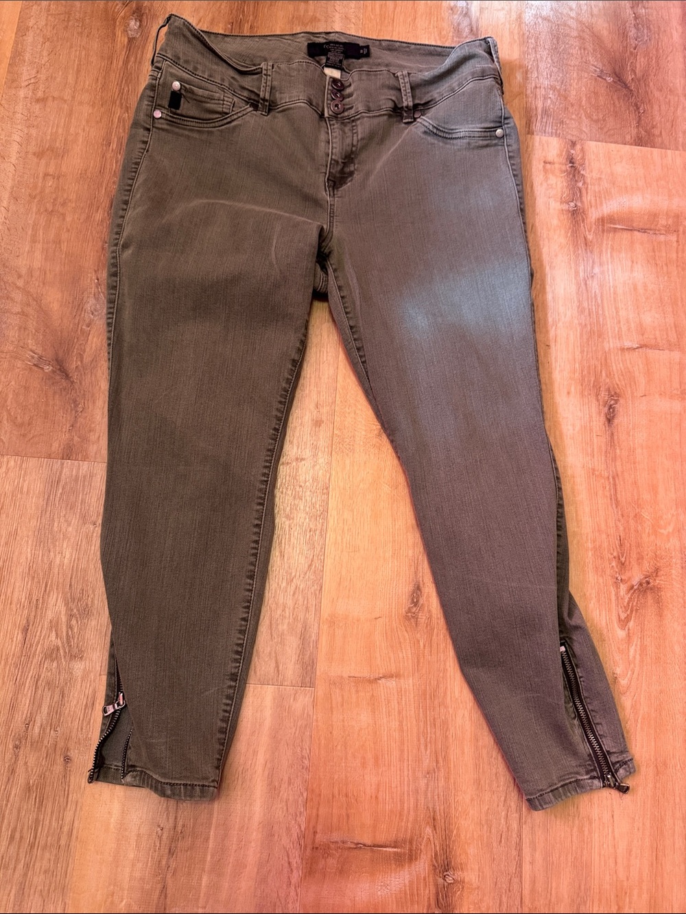 Torrid Olive Green Women's Jeans with Ankle Zips Size 18